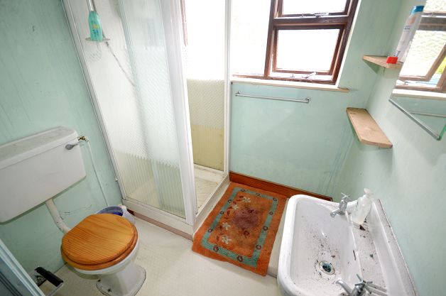 First Floor Apartment - Shower Room