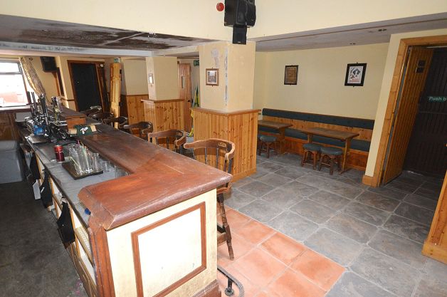 Bar/Lounge View 3