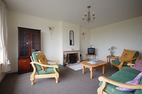 Living room - alternative view